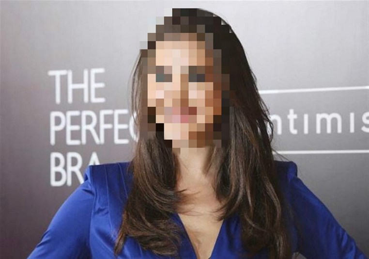 Famous Celebrity faces a visa problems over her Muslim roots